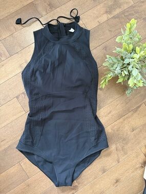NWOT - lululemon swell seeker paddle suit one piece swim